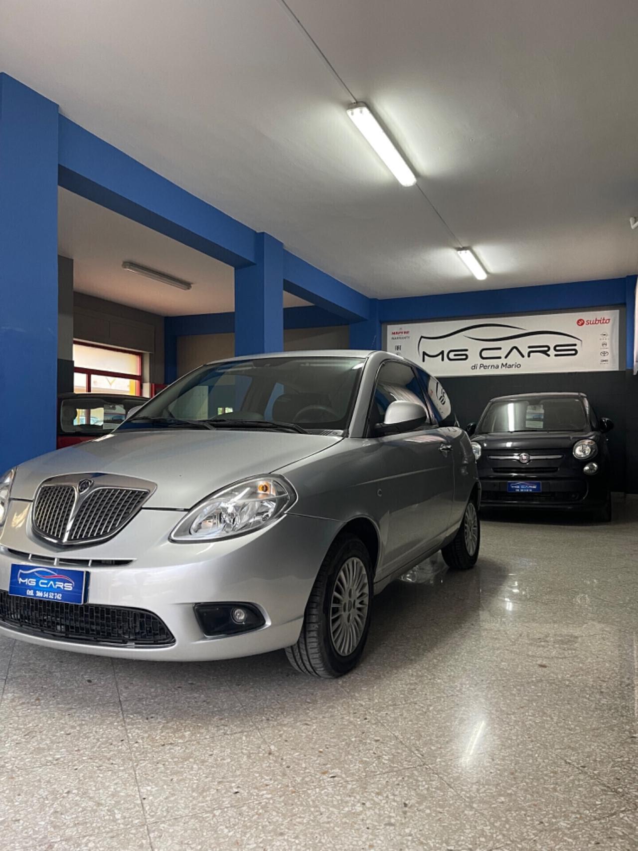 Lancia Ypsilon 1.3 MJT 75 CV Platino