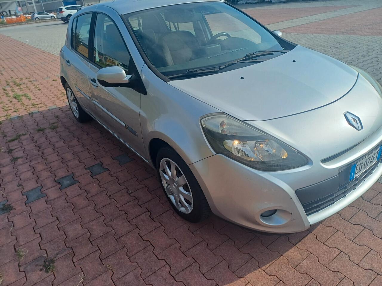 Renault Clio 1.2 16V 5 porte Dynamique