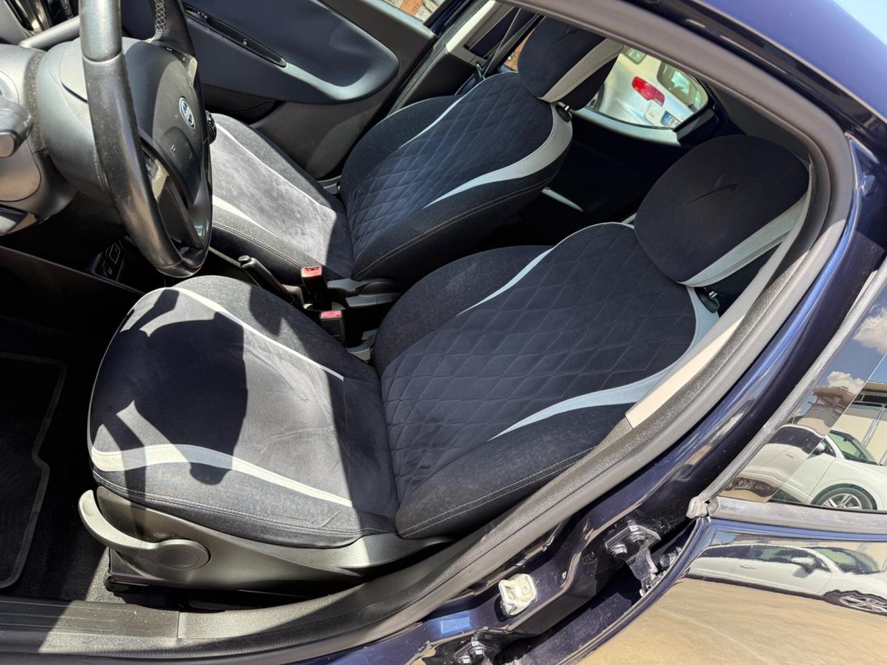 Lancia Ypsilon 1.3 MJT 16V 95 CV 5 porte S&S Plati