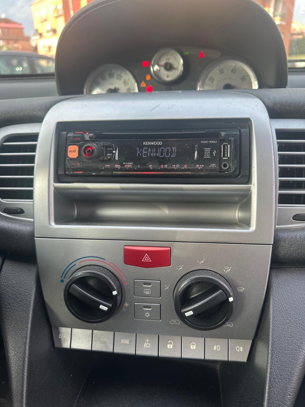 Lancia Ypsilon 1.3 MJT 75 CV Platinum