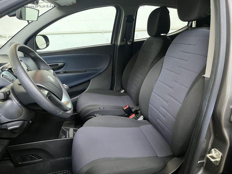 Lancia Ypsilon Ypsilon 1.0 FireFly 5 porte S&S Hybrid Platino tua da 159,00 al mese