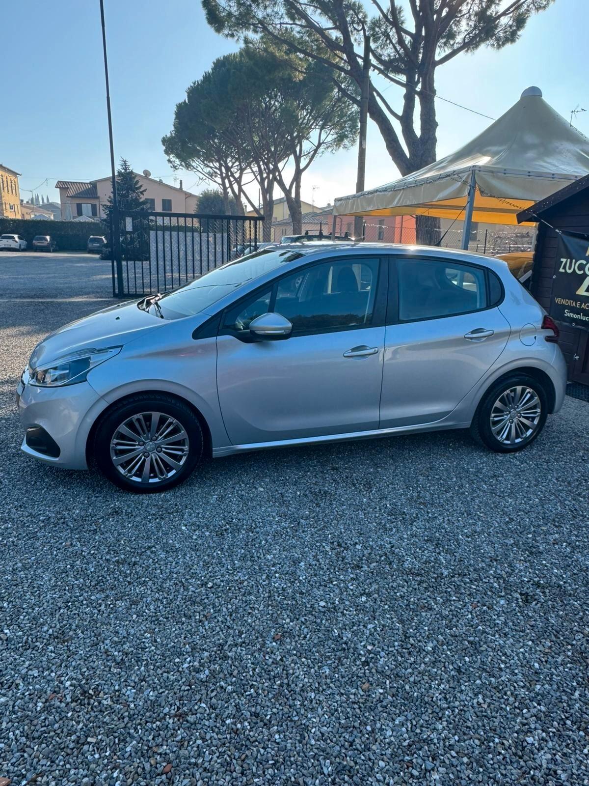 Peugeot 208 PureTech 82 5p. GPL Allure