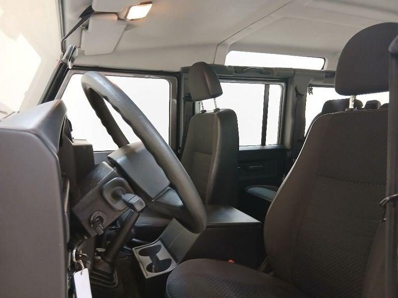 Land Rover Defender 110 2.4 td SE Hard Top