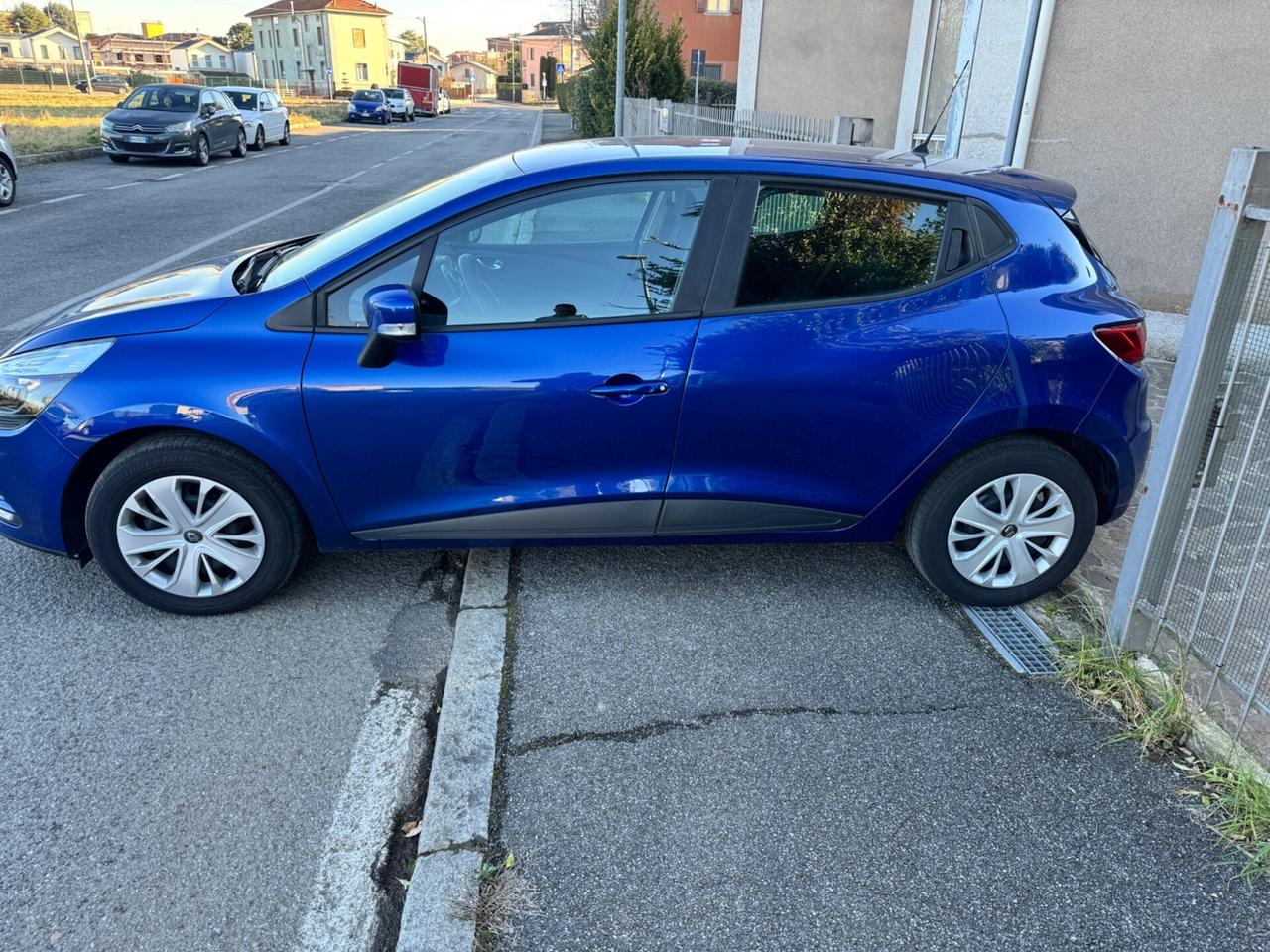 Renault Clio 1.2 75 CV 5 porte Duel