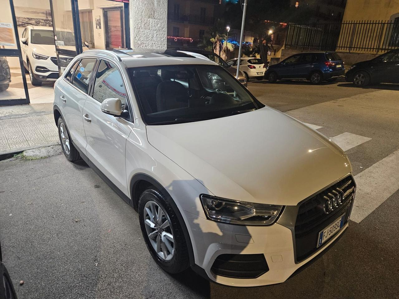 Audi Q3 2.0 TDI 120cv 88kw AUTOMATICA F1 TETTO