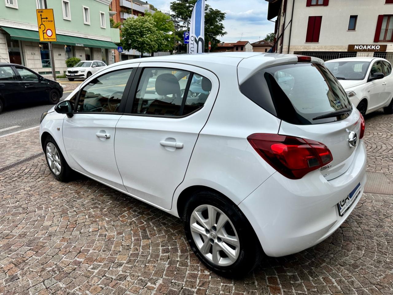 Opel Corsa 1.2Bz 69Cv 5P - Neopatentati