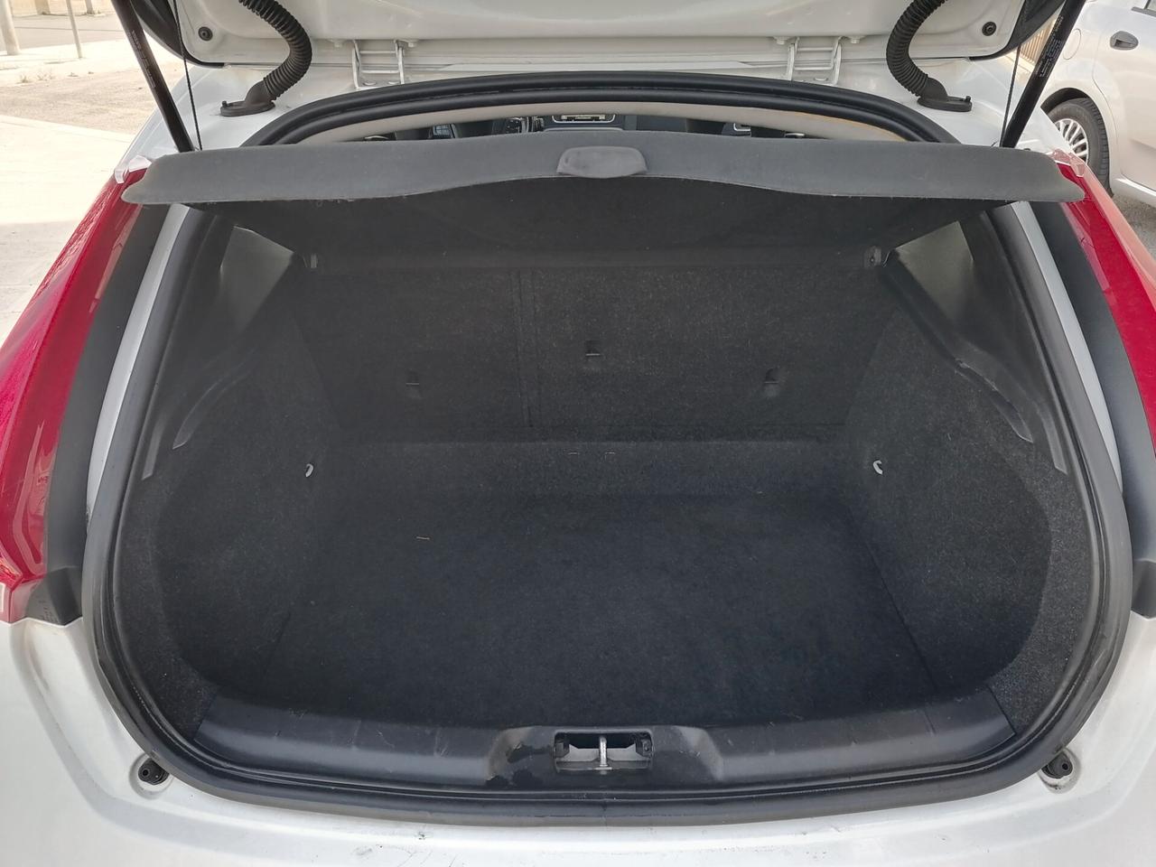 Volvo V40 D2 1.6 Momentum 115cv 2015