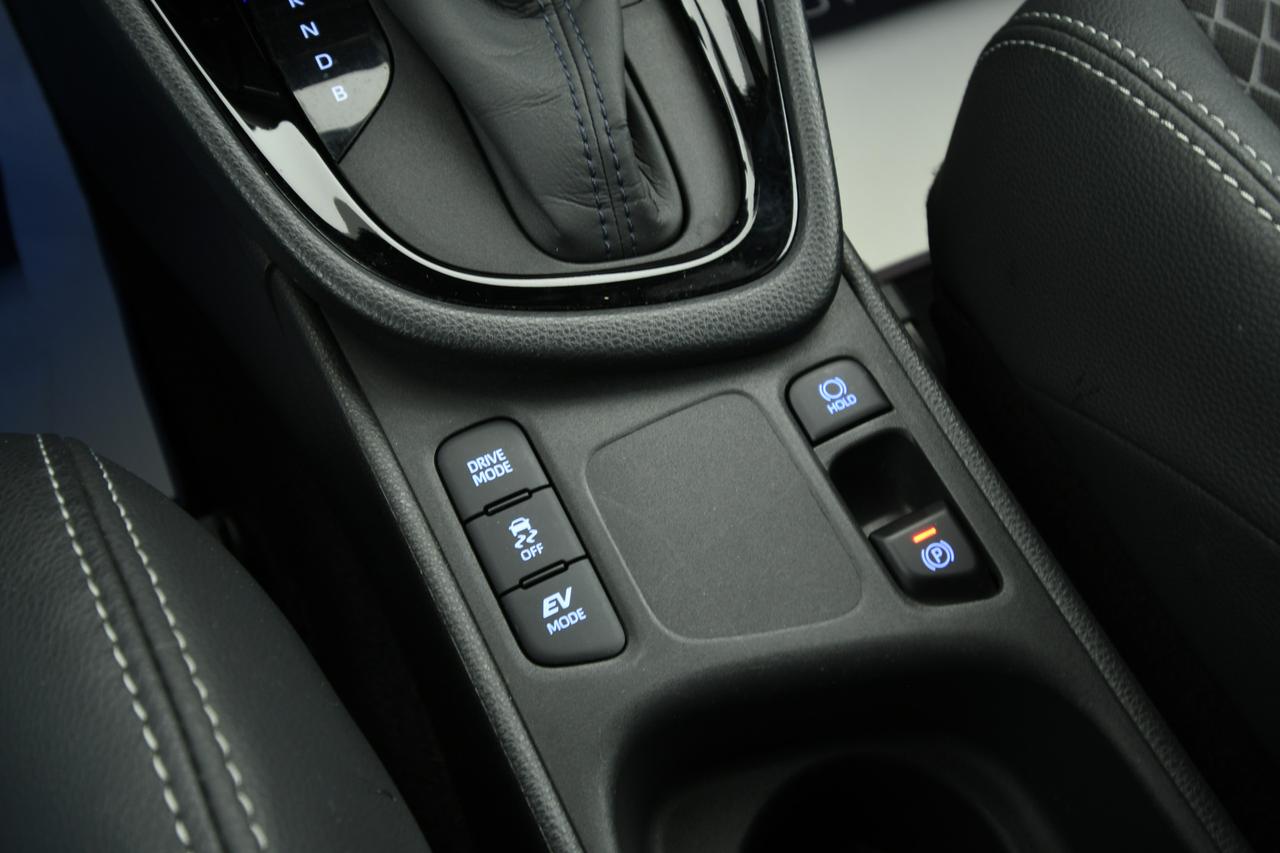 TOYOTA Yaris 1.5h Style CAMERA+ACC+APP CONNECT+NEOPATENTATI