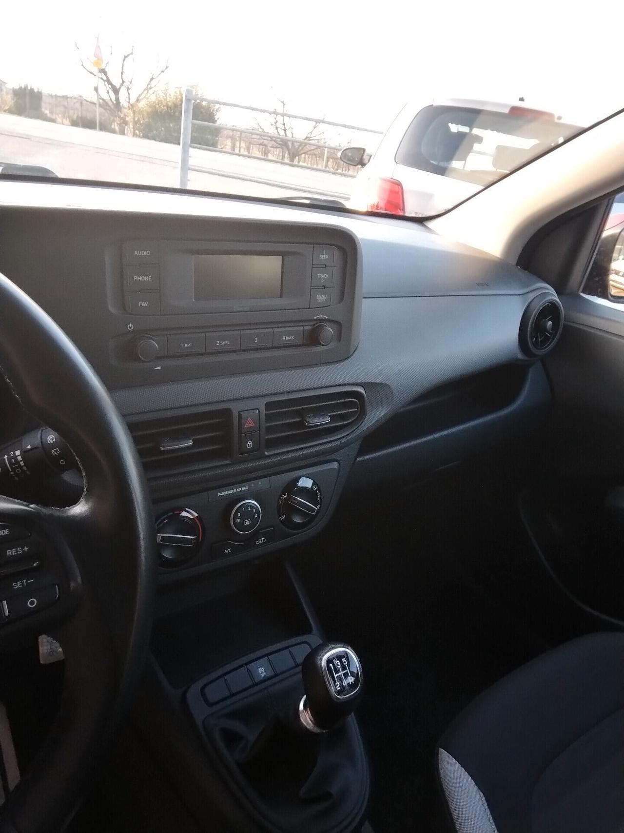 Hyundai i10 1.0 Benzina Neopatentati