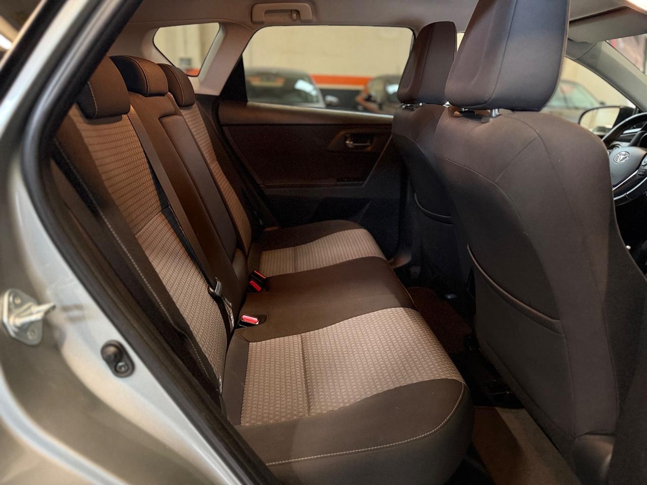 Toyota Auris 1.8 Hybrid Black Edition AUTOMATICA NEOPATENTATI