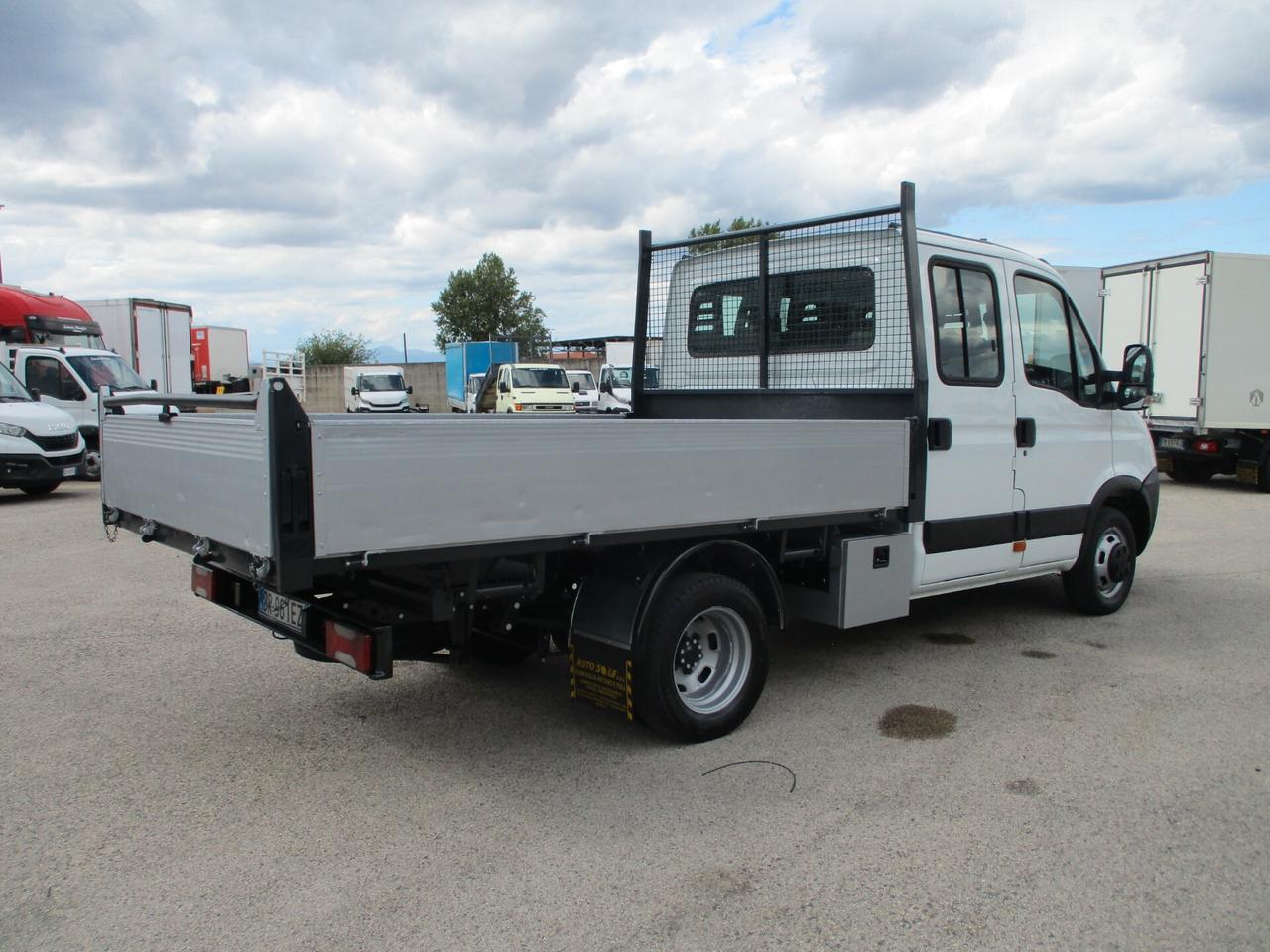Iveco Daily 35C11 2.3 110CV DOPPIA CABINA 7P RIBALTABILE TRIL