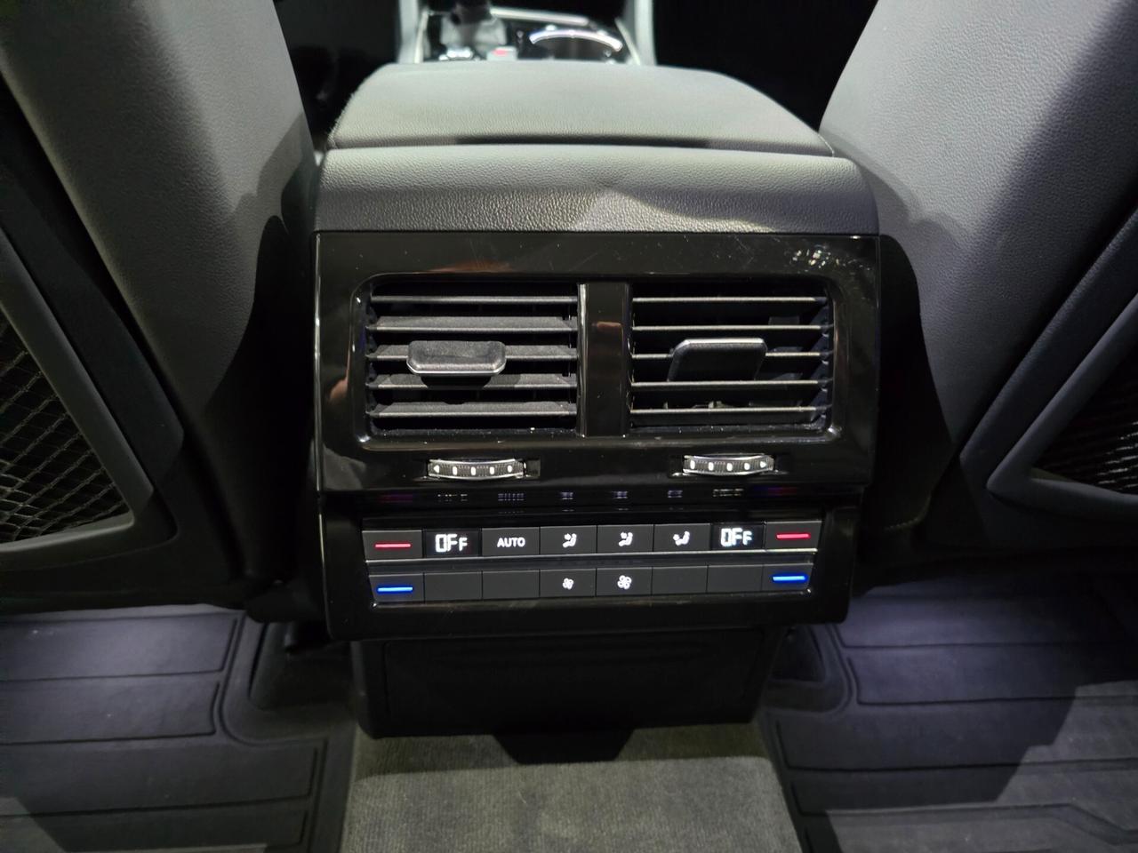 Volkswagen Touareg 3.0 V6 TDI SCR R-Line