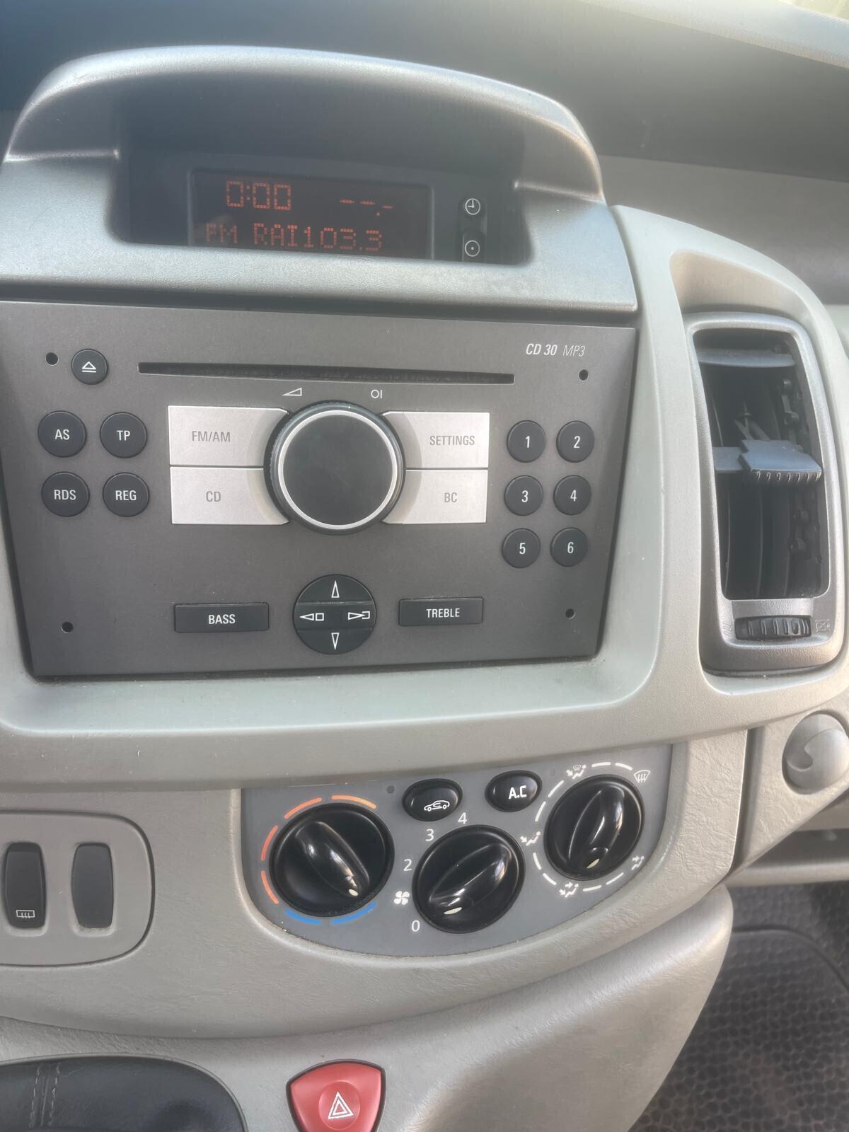 Opel Vivaro 29 2.0 CDTI PC-TN Combi Semivetrato M1