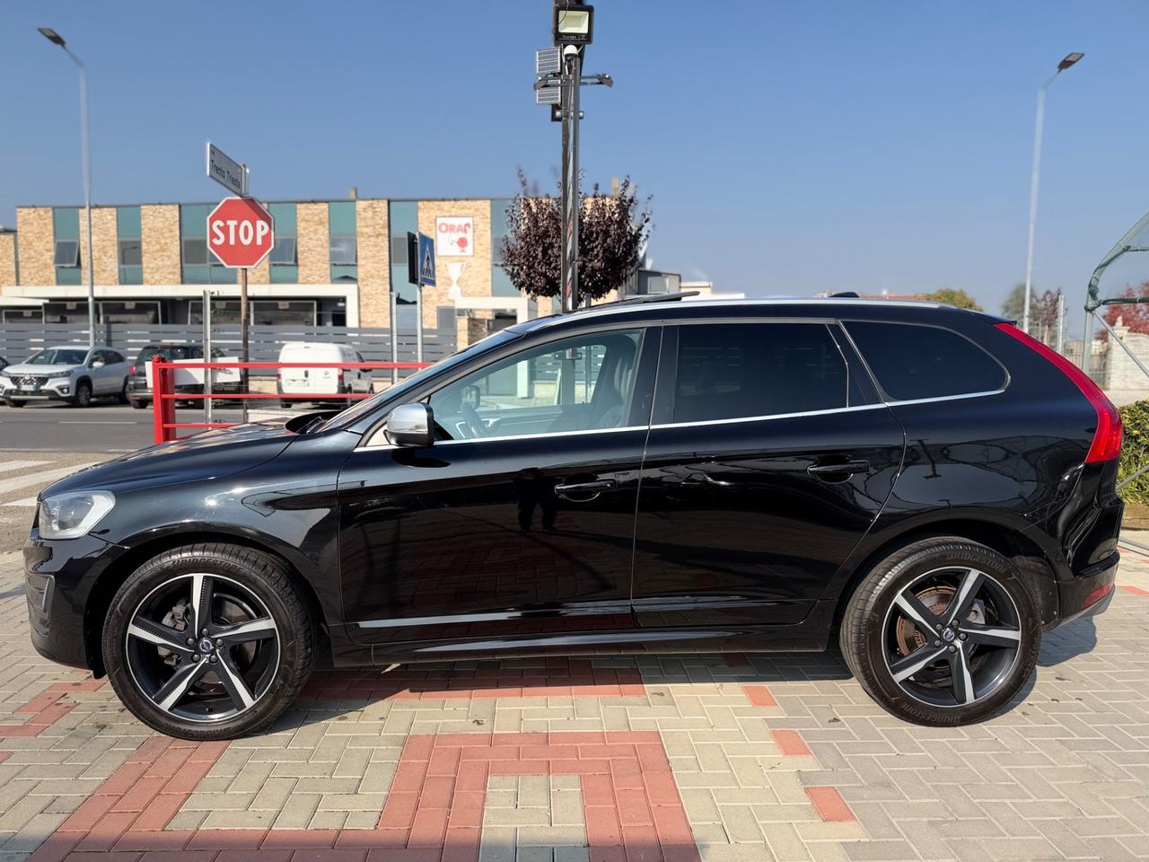 Volvo XC 60 D5 AWD Geartronic R-design Momentum