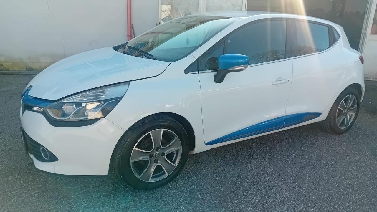 Renault clio 1.5 dci/75 cv-full-2015