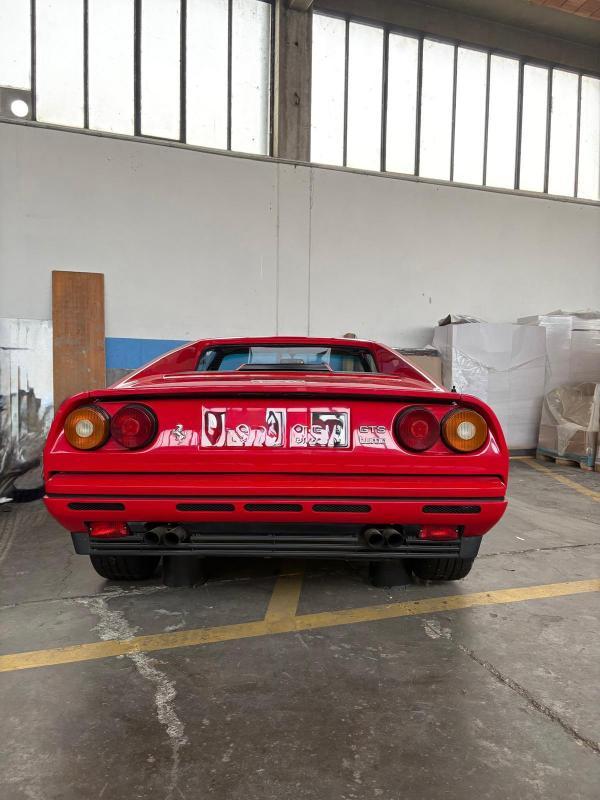 Ferrari 208 GTS 208 2.0 turbo GTS 254cv