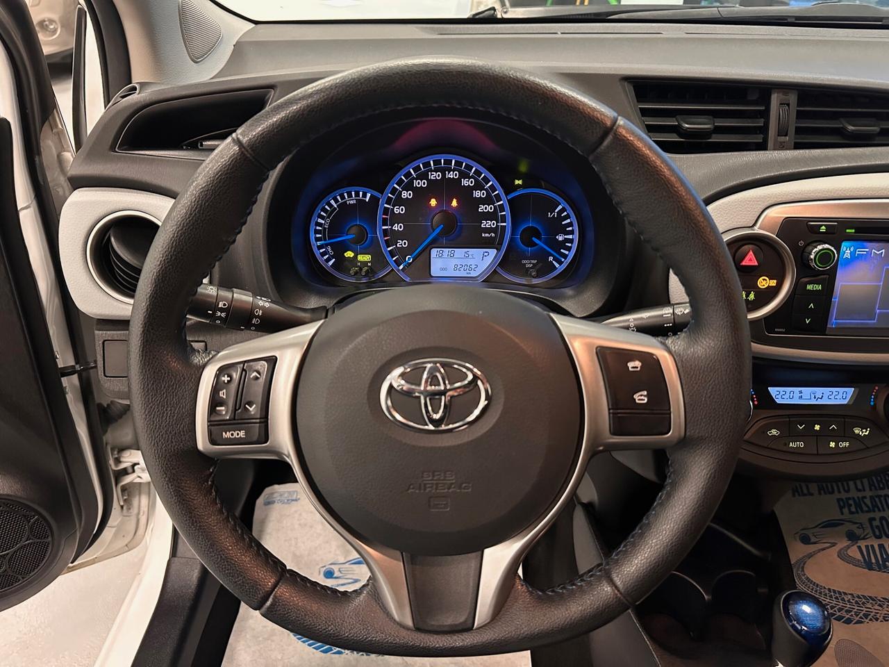 TOYOTA YARIS 1.5 HIBRID