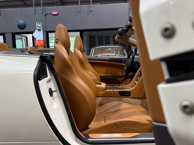 ASTON MARTIN DB9 Volante