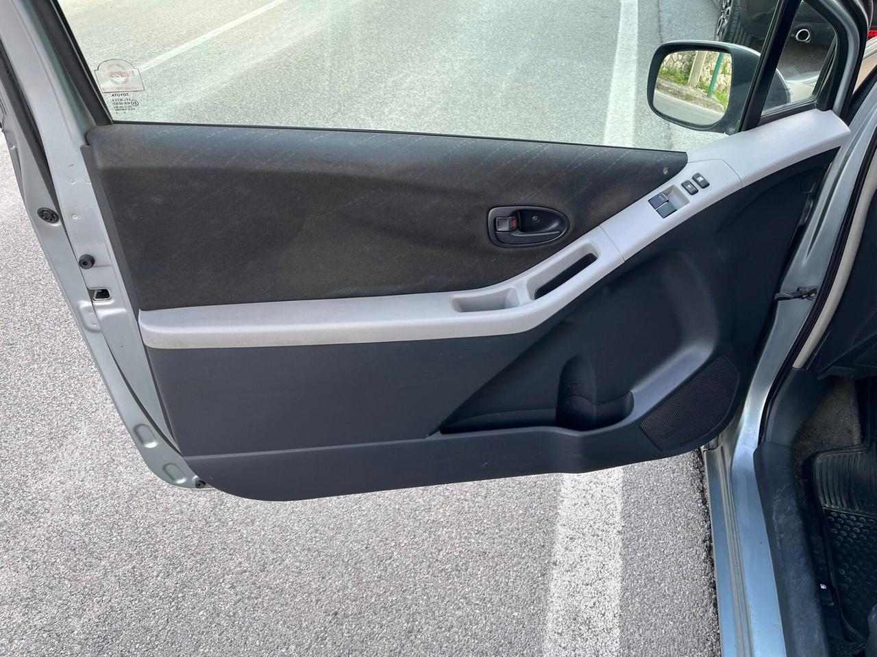 Toyota Yaris 1.4 D-4D 90CV 3 porte Sol
