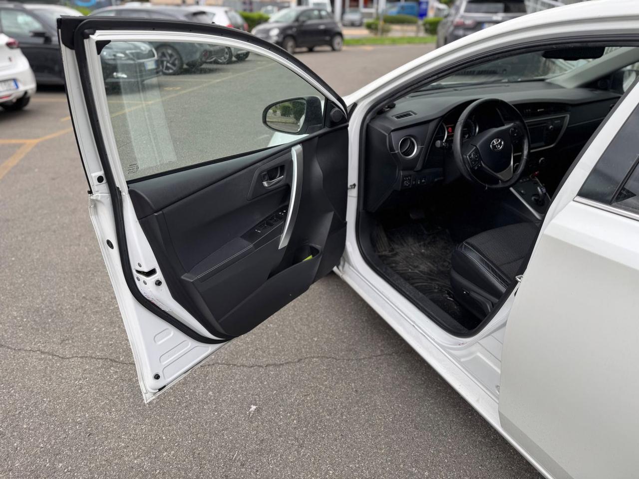 Toyota Auris Lounge 1.8 HEV