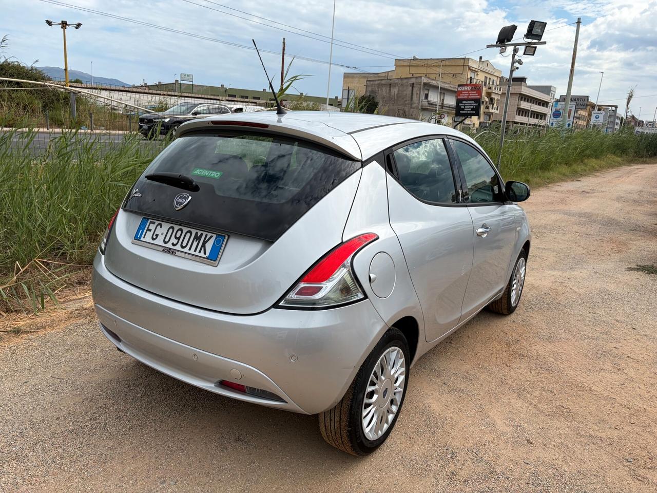 LANCIA YPSILON 1.2 136.000 KM ANNO 2016 GARANTITA