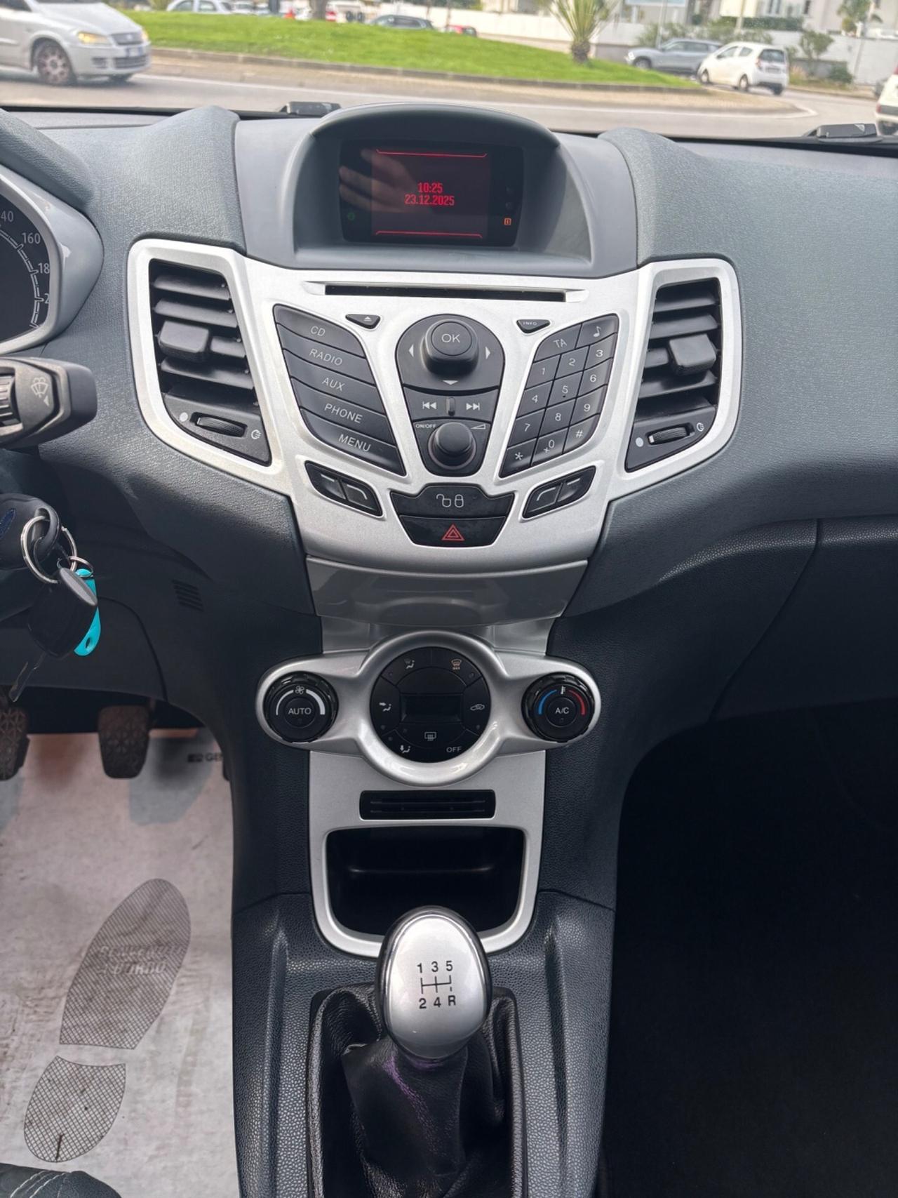 Ford Fiesta 1.4 5 porte Bz.- GPL Titanium