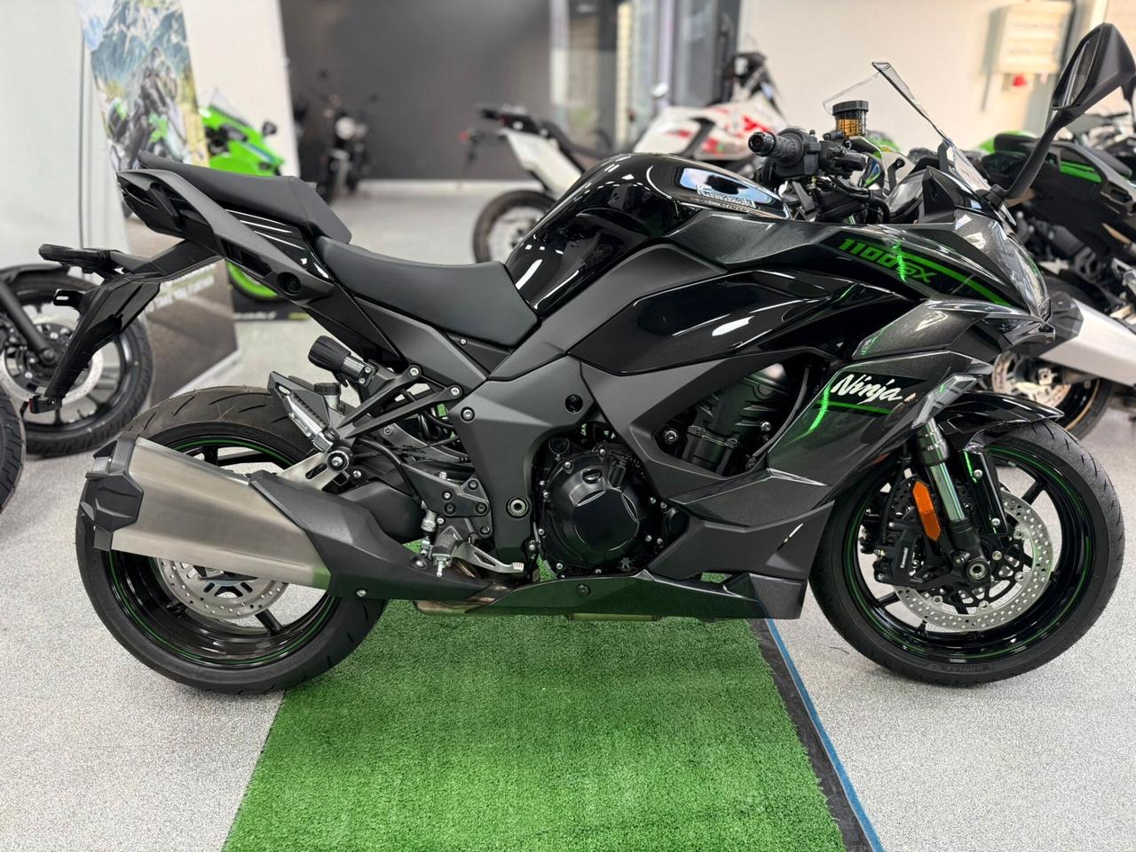 Kawasaki Ninja 1100 SX grand tourer sport