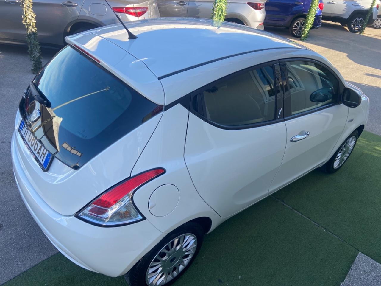 Lancia Ypsilon 1.2 69 CV GPL Ecochic nuova garanzia12