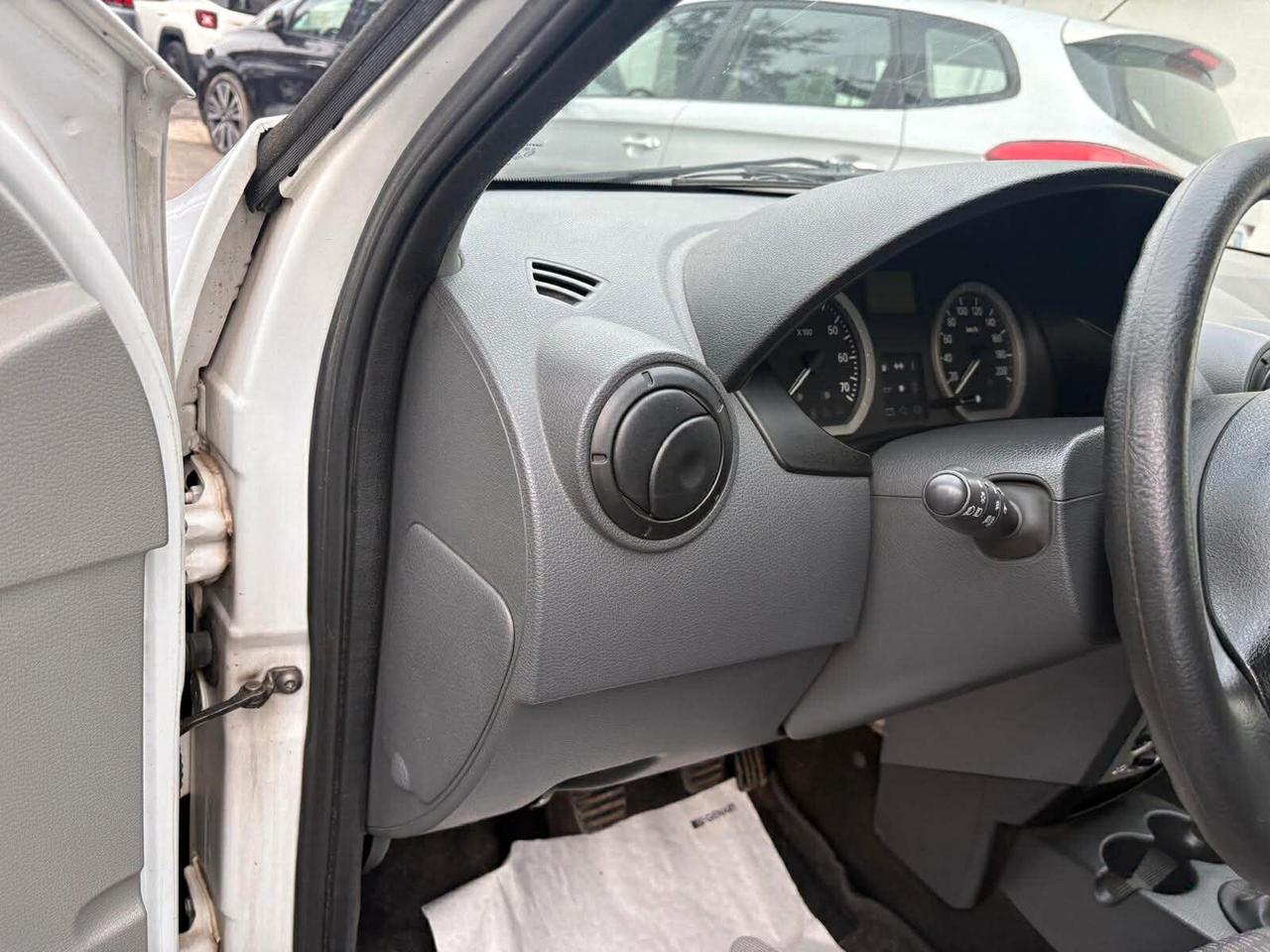 Dacia Logan MCV 1.6 16V 5 posti Lauréate