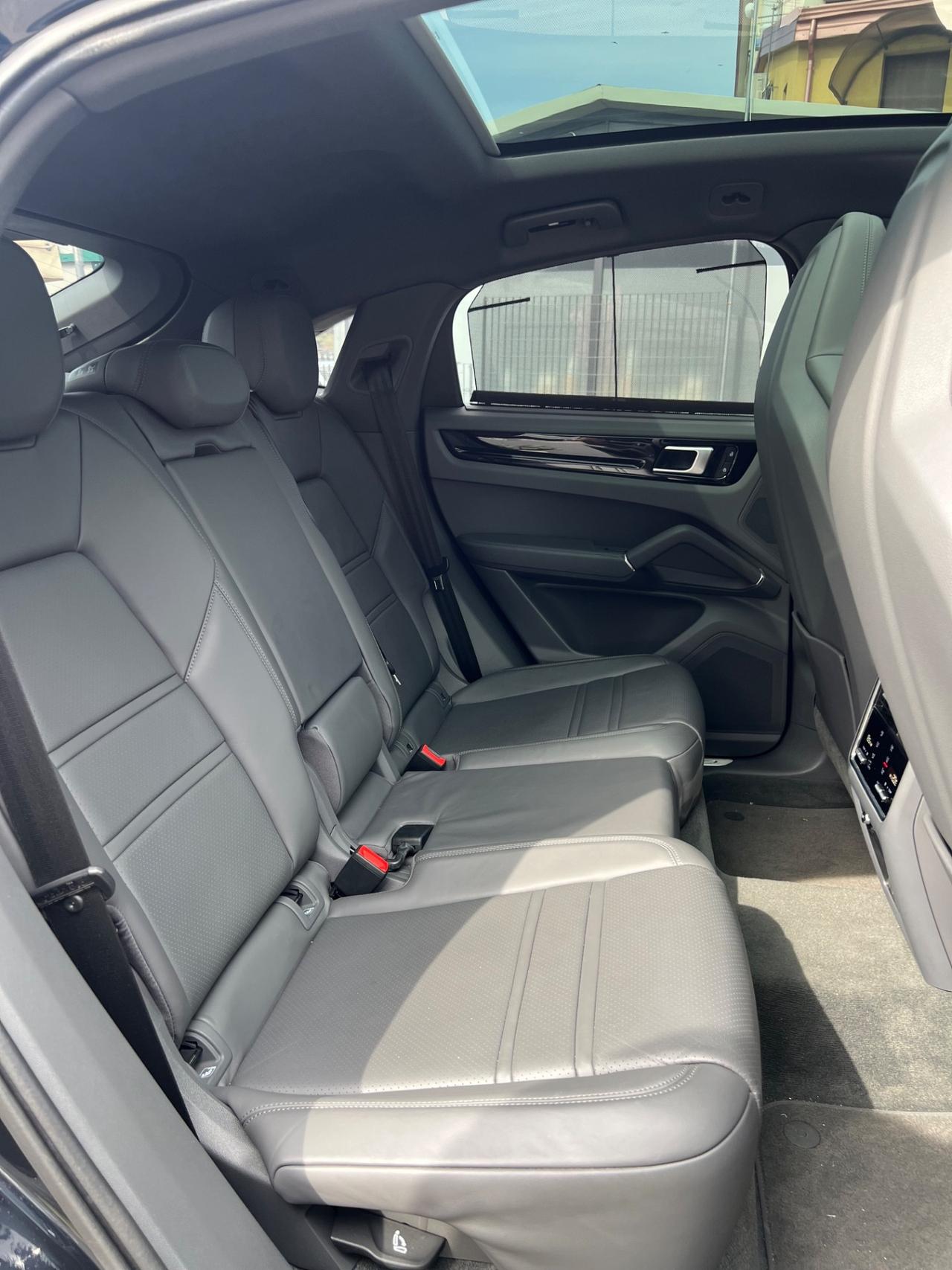 Porsche Cayenne 3.0 V6 Platinum Edition