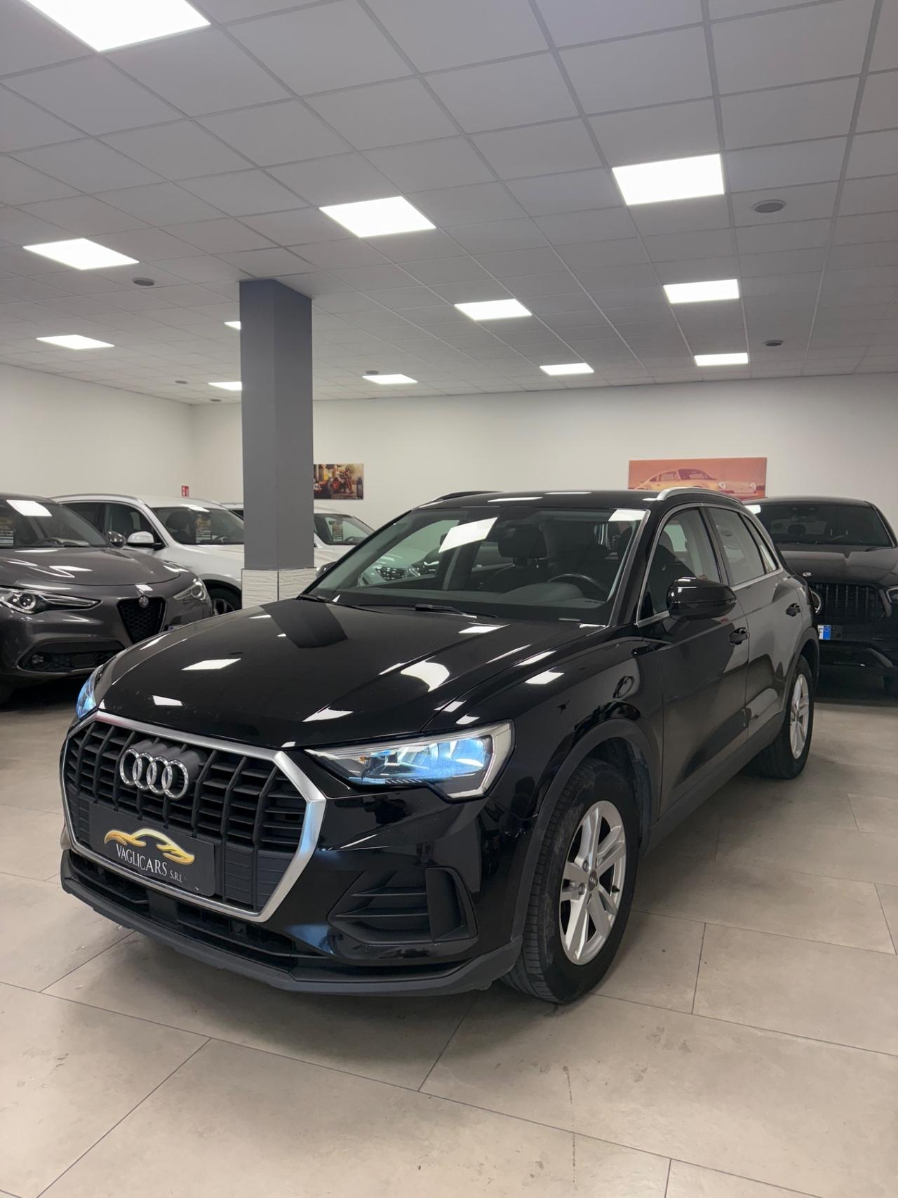 Audi Q3 35 TFSI Business Advanced