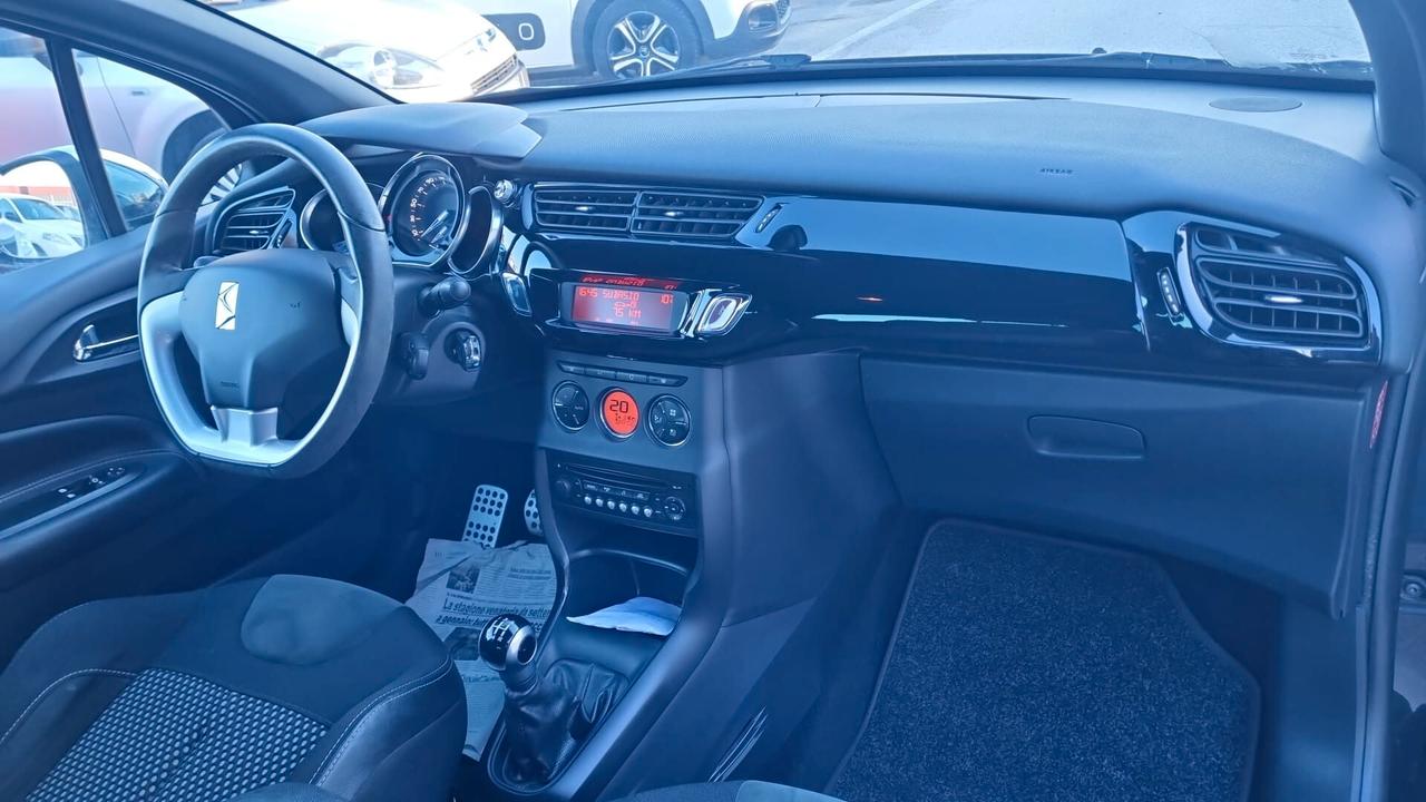 Ds DS3 3 1.4 HDi 70 Just Black-68CV-50KW-