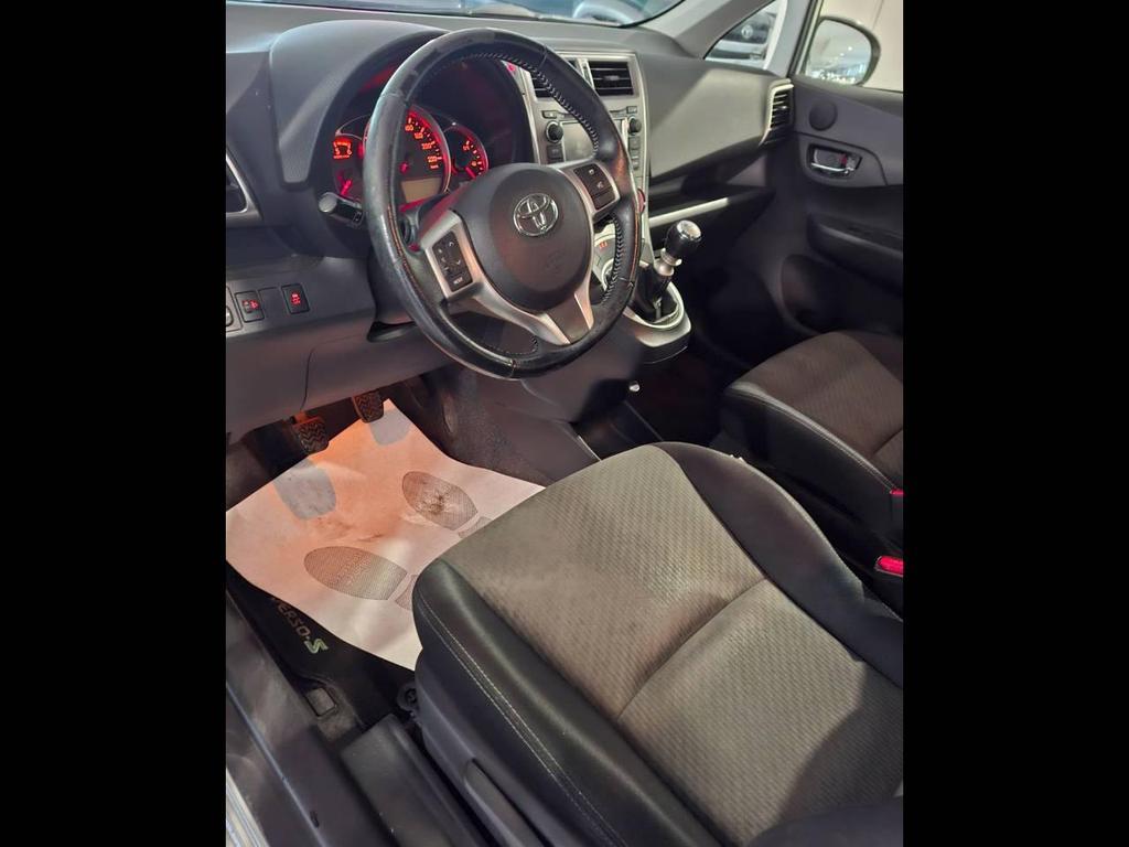 Toyota Verso-S 1.4 Active MT