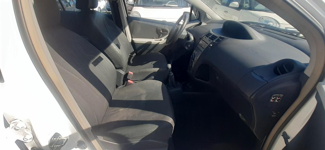 Toyota Yaris 2010 - 1.4 D-4D LB AUTOMOBILI