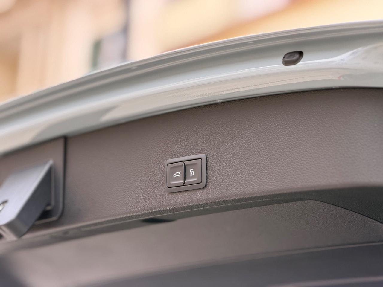 Audi Q2 35 TDI QUATTRO S-TRONIC S-LINE IDENTITY BLACK