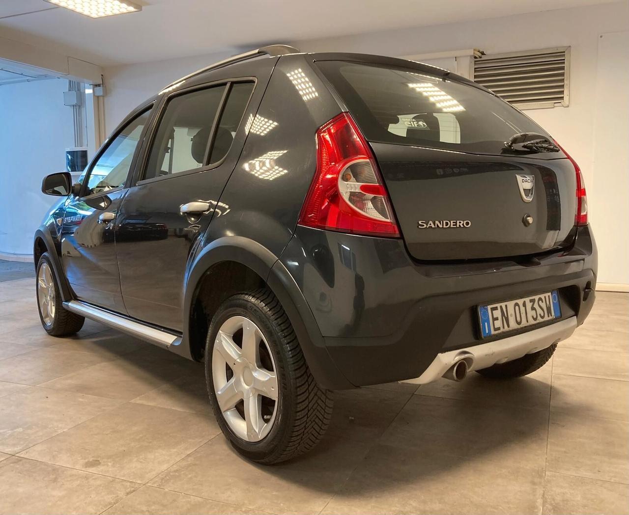 DACIA SANDERO 1.6 - IMPIANTO GPL ORIGINALE- SCAD. 2032