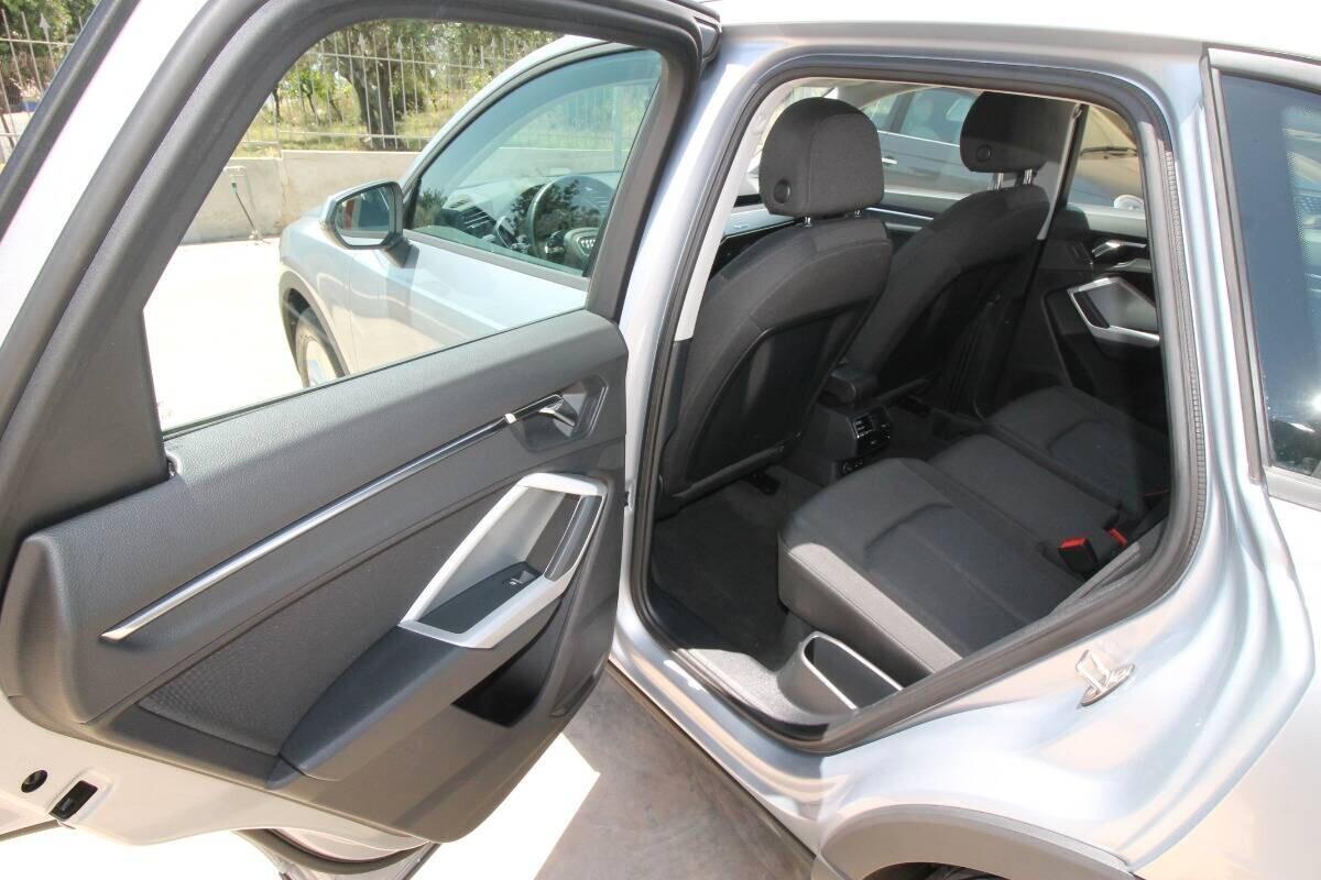 Audi Q3 35 TFSI 150cv Business 6marce|2021