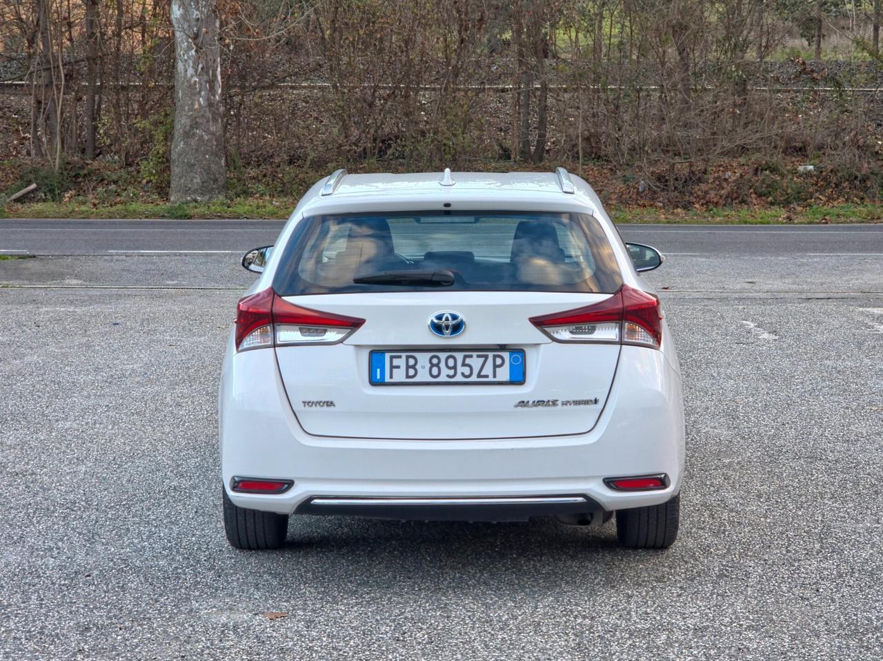 Toyota Auris Touring Sports 1.8 Hybrid Lounge 2015-E6B Automatico NEO