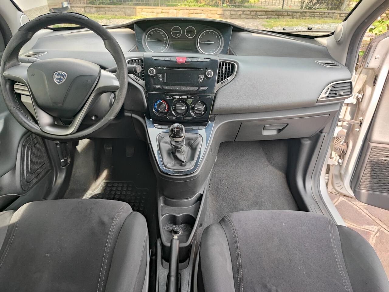 Lancia Ypsilon 1.2 Benz 5 porte euro 5B neopatentati