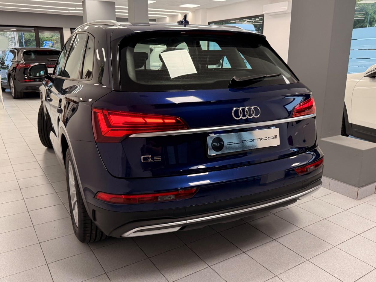 Audi Q5 2.0 tdi S-tronic 163cv Iva esposta