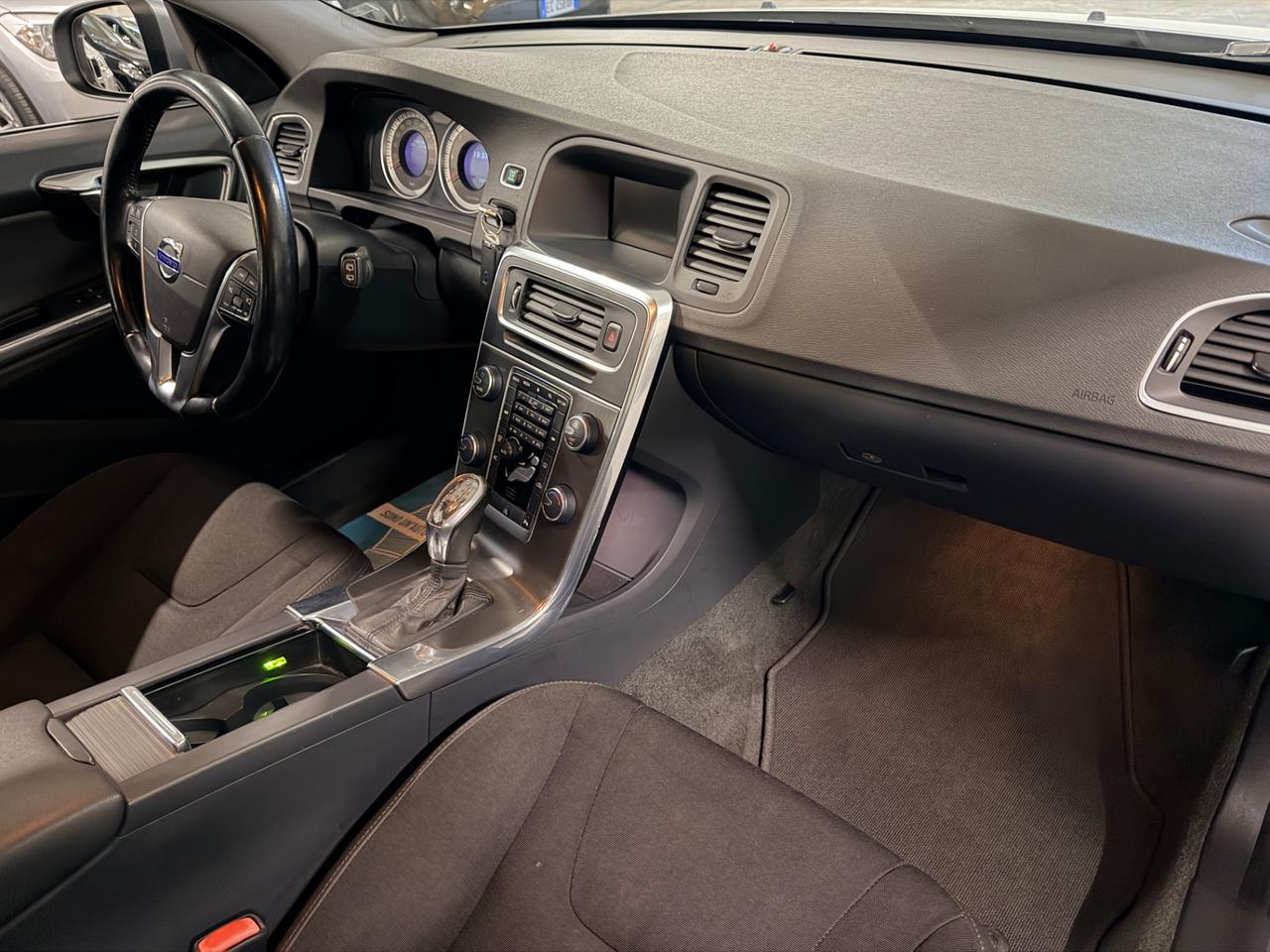 Volvo V60 DRIVe Powershift Momentum