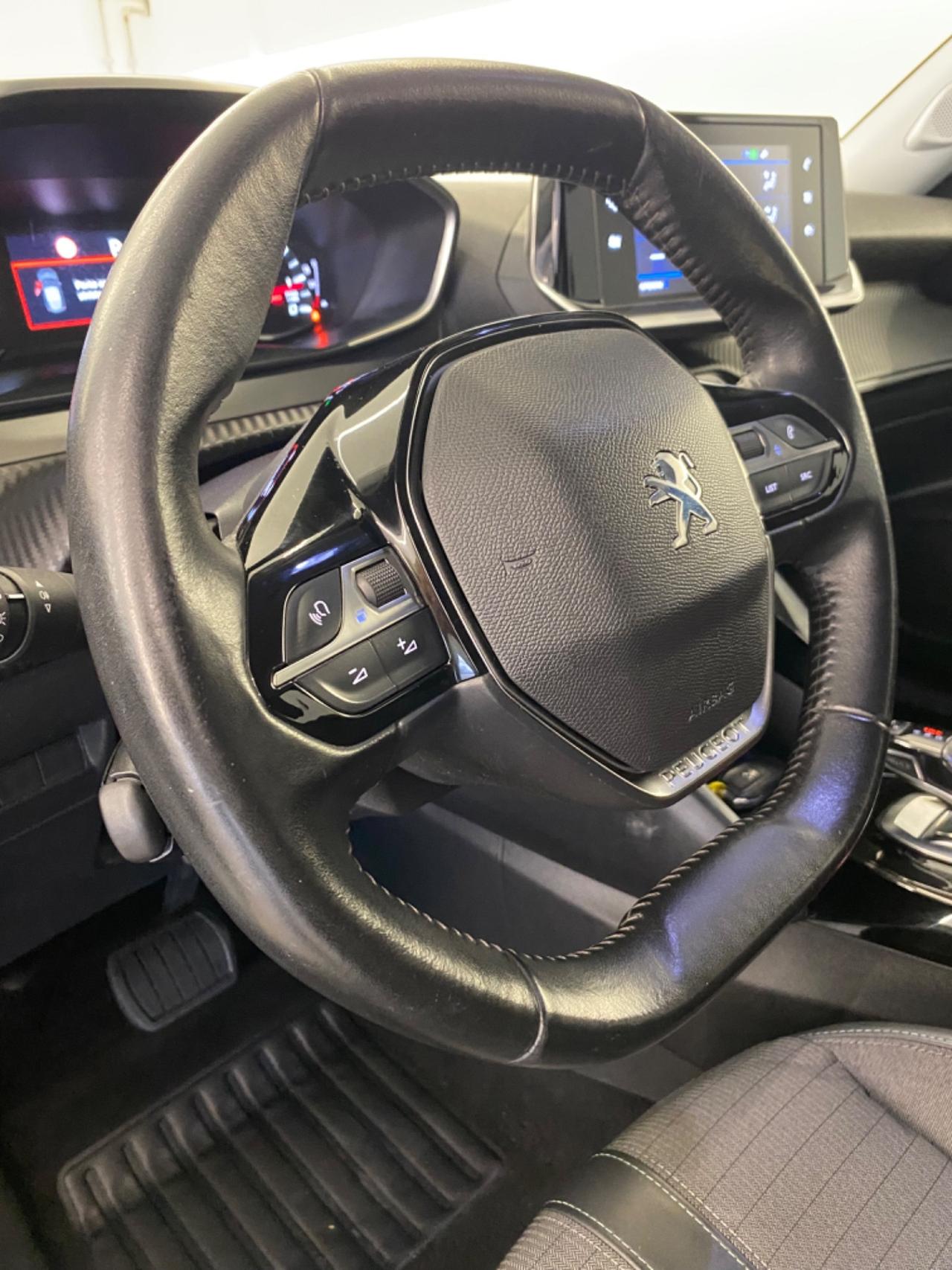 Peugeot 2008 BlueHDi 130 S&S EAT8 Allure