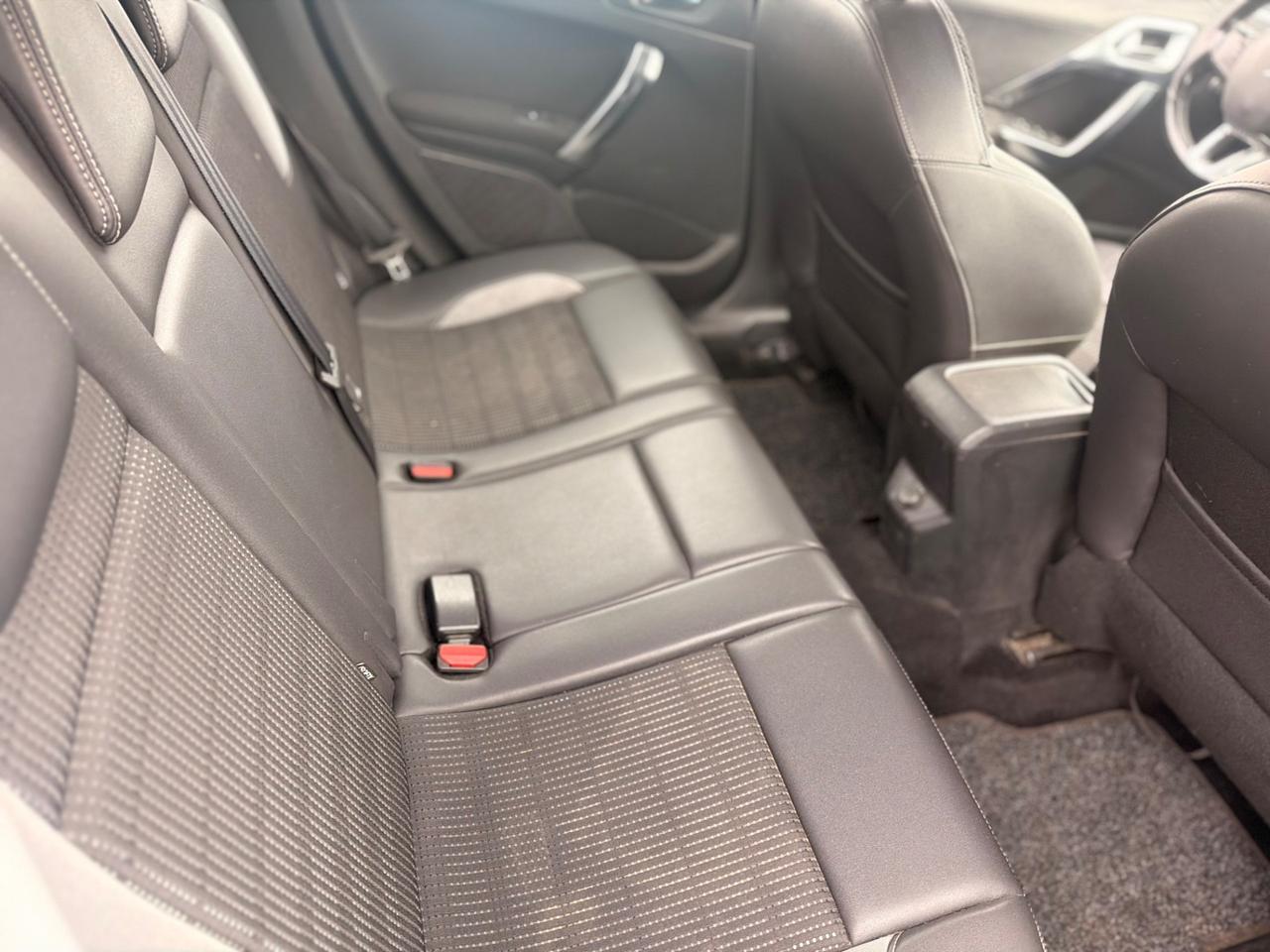 Peugeot 2008 1.6 e-HDi 92 CV Stop&Start Allure