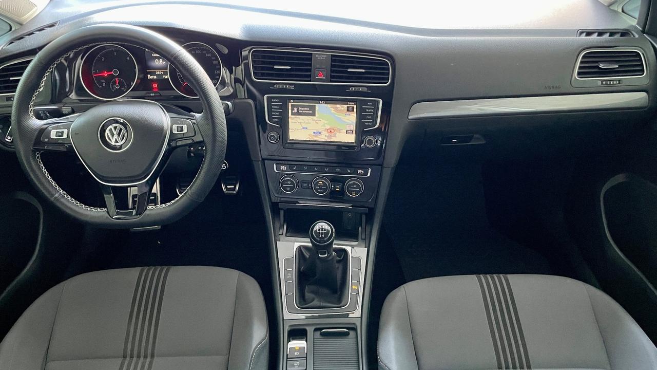 VOLKSWAGEN GOLF 1.6 COMFORT LINE BLUEMOTION TECHNOLOGY TDI 110 CV - FULL LED, NEOPATENTATI