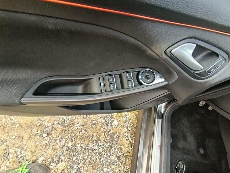 Ford Focus 1.5 TDCi 120cv S&S ST Line