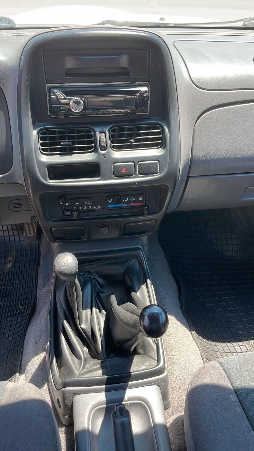 Nissan King Cab 4 posti cassone lungo