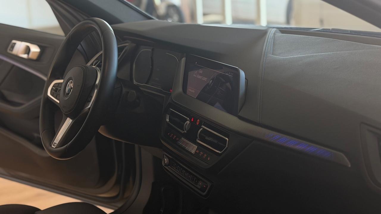 Bmw 116 116d 5p. Msport
