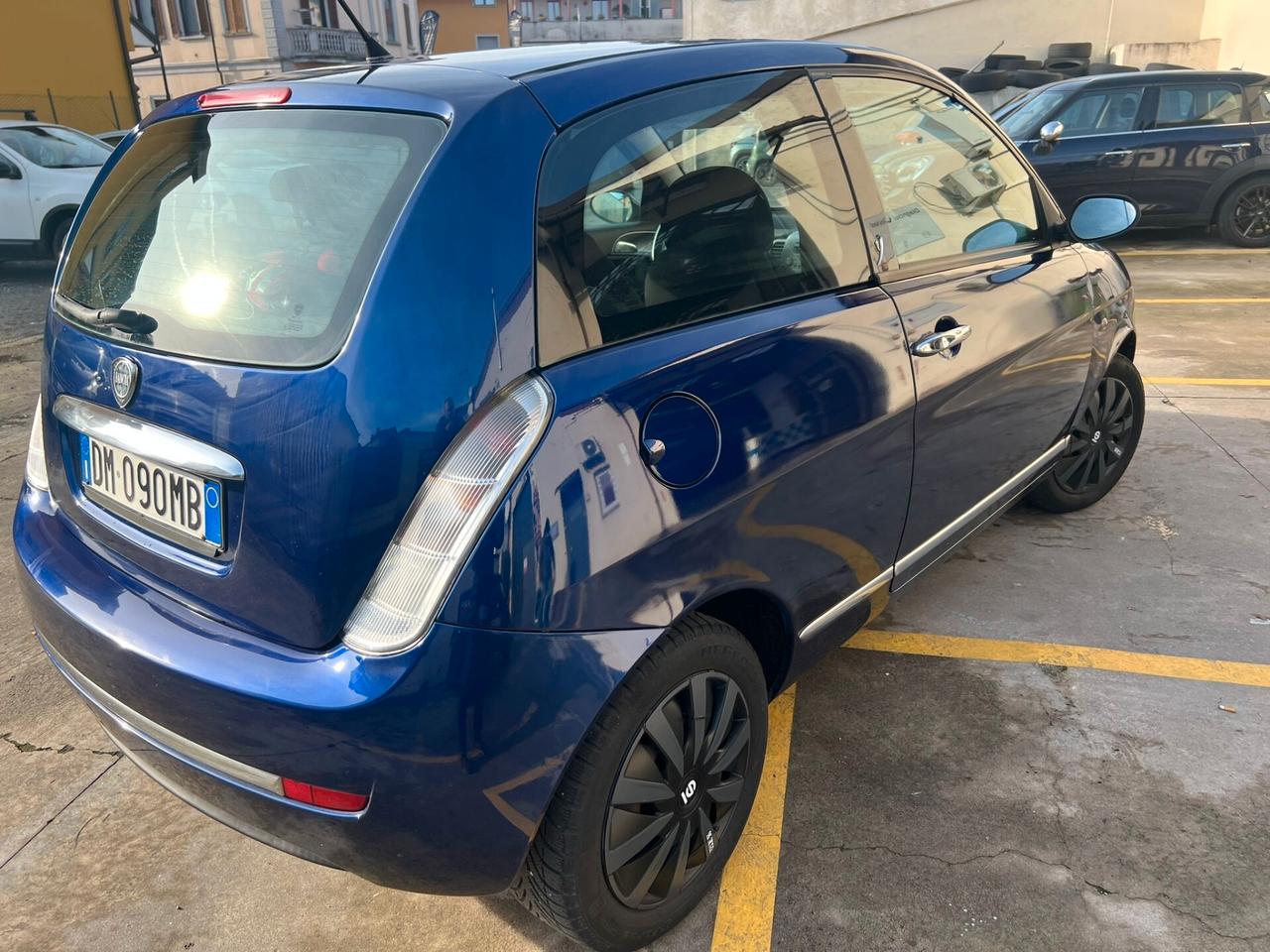 Lancia Ypsilon 1.2 Modamilano