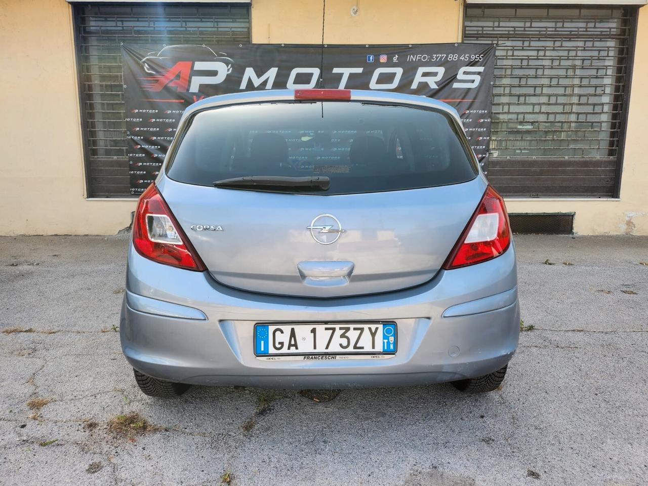 Opel Corsa 1.2 5 porte Cosmo