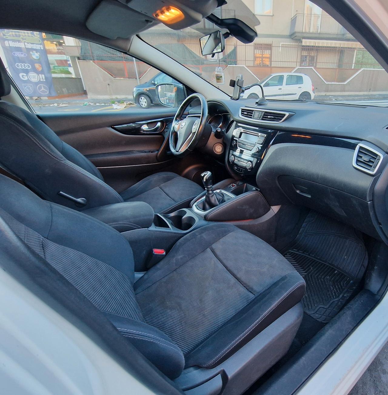 Nissan Qashqai 1.5 dCi DPF Tekna